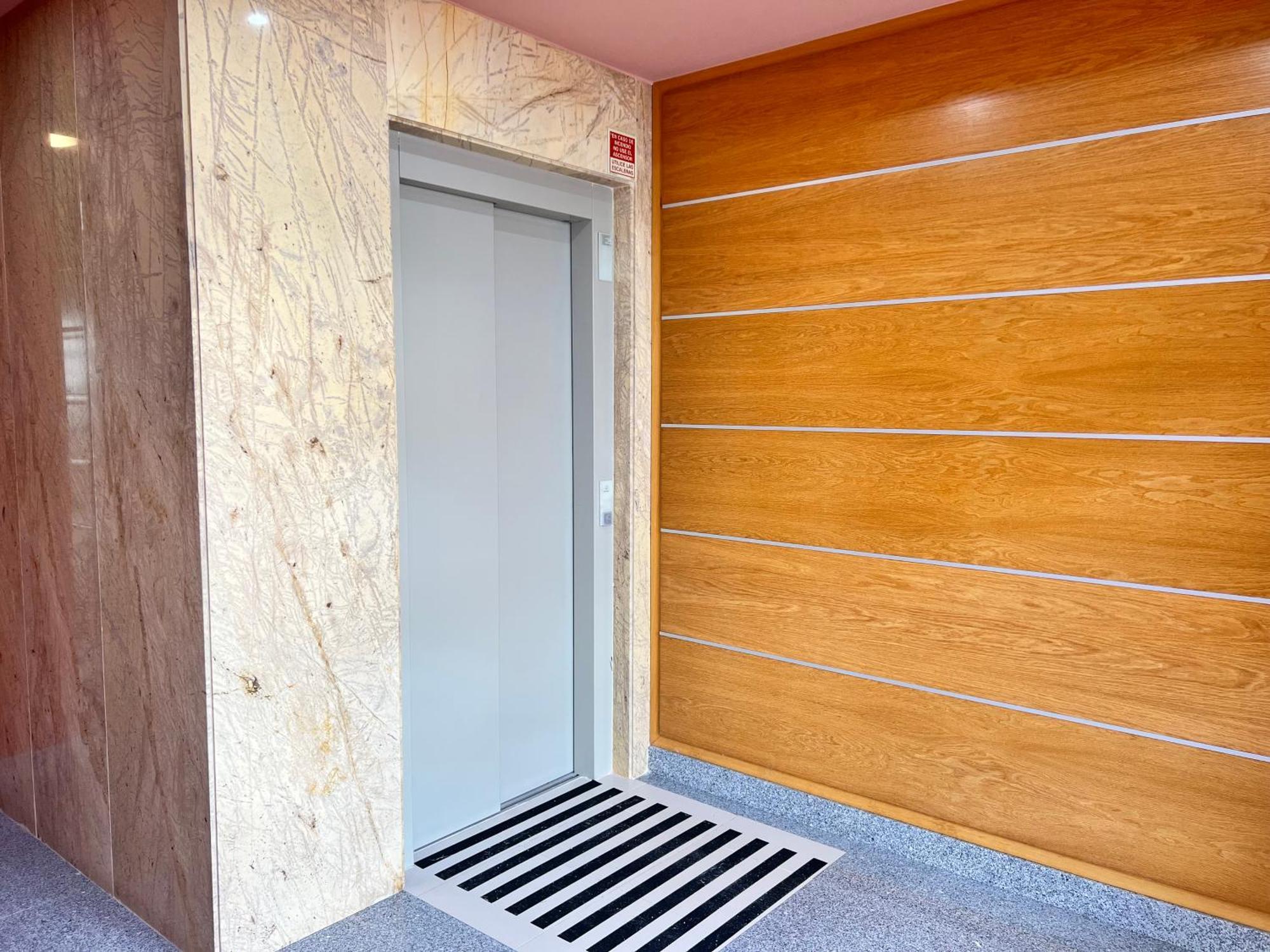 Housing Leon Pablo Florez Luaran gambar